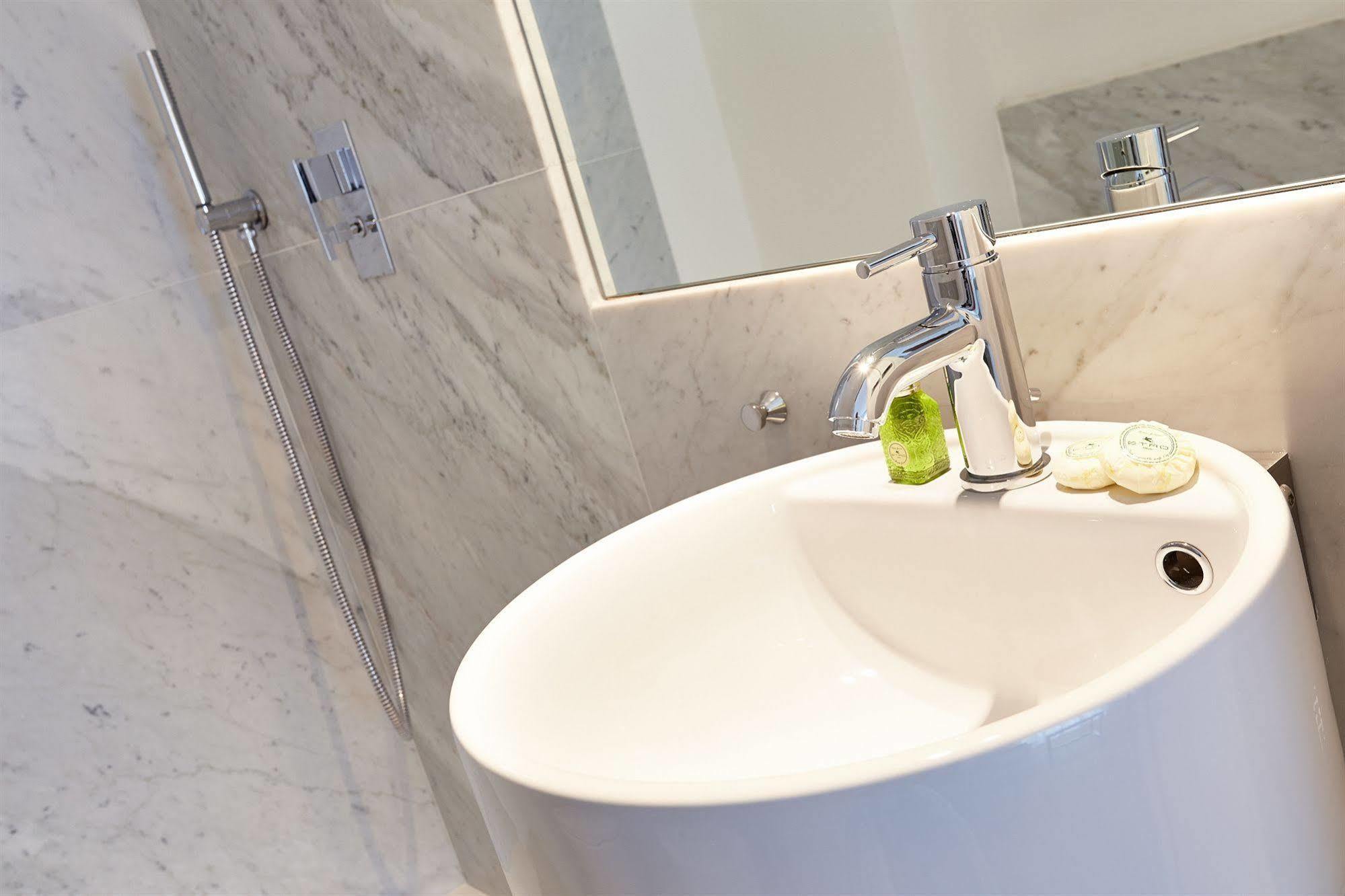 Suite Home Moncada Палермо Екстериор снимка